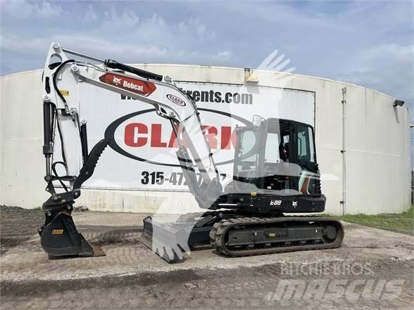 Bobcat E88R2 Lánctalpas kotrók