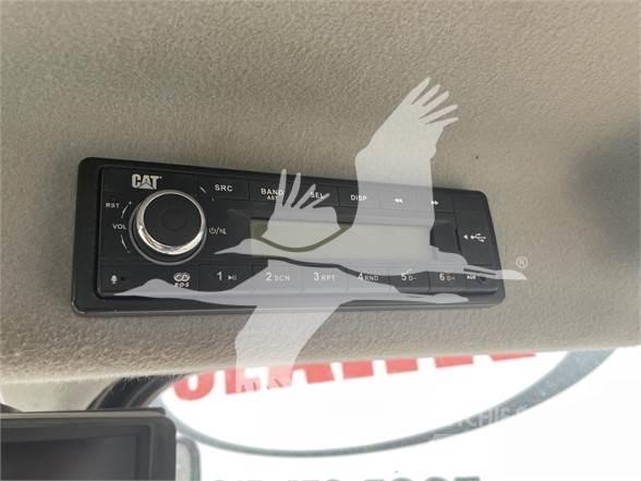 CAT 906M Gumikerekes homlokrakodók