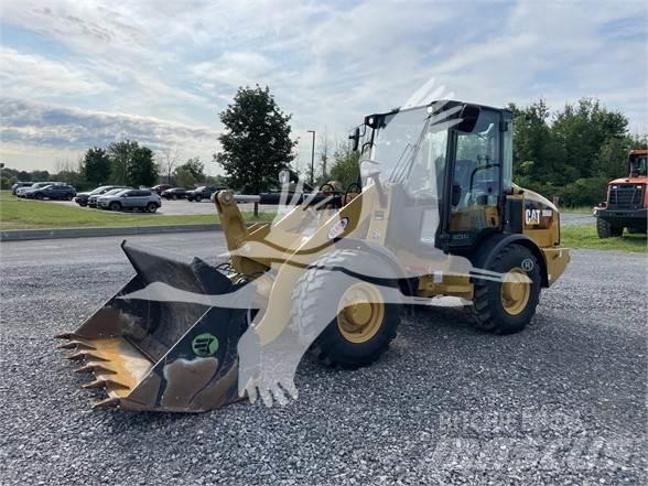 CAT 906M Gumikerekes homlokrakodók