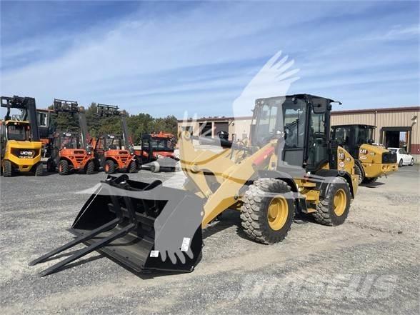 CAT 908 Gumikerekes homlokrakodók