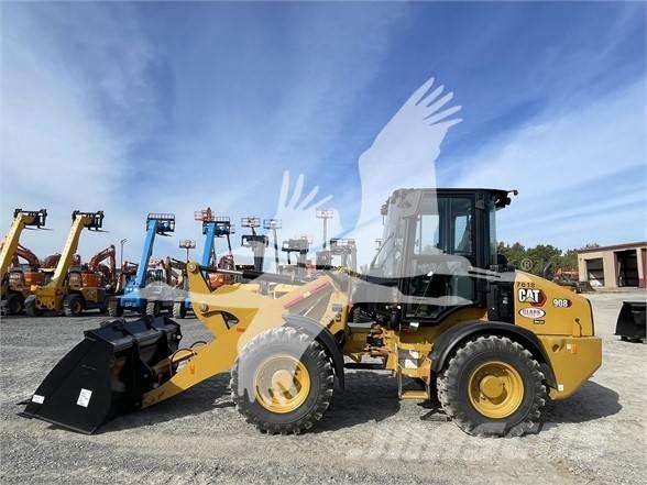 CAT 908 Gumikerekes homlokrakodók