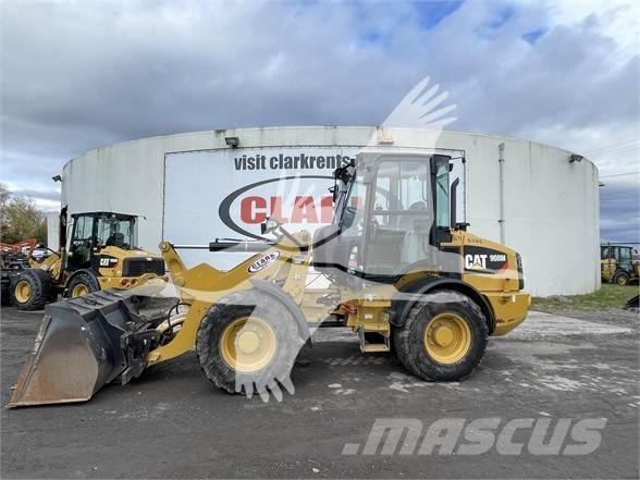 CAT 908M Gumikerekes homlokrakodók