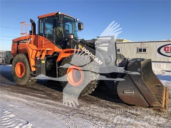 Doosan DL300 Gumikerekes homlokrakodók
