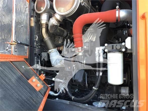 Doosan DL300 Gumikerekes homlokrakodók