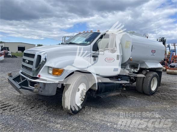 Ford F750 XL Vízszállító teherautók