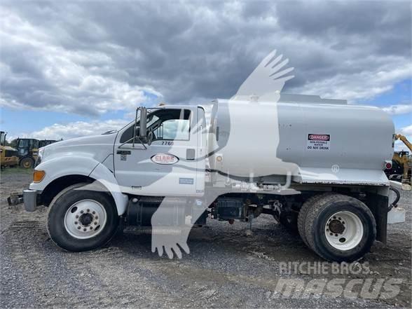 Ford F750 XL Vízszállító teherautók