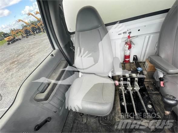 Ford F750 XL Vízszállító teherautók