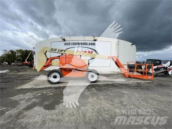 JLG 600AJ Karos emelők