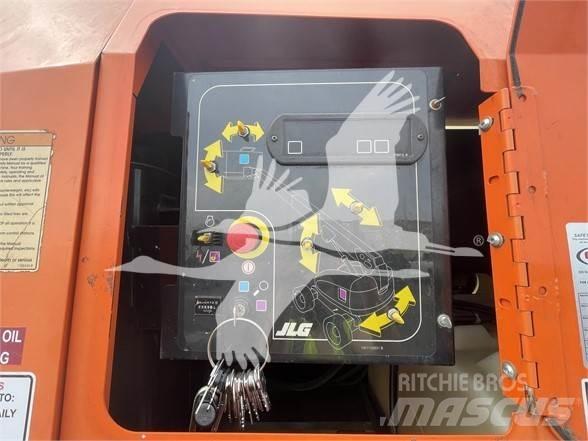 JLG 800S Teleszkópos emelők