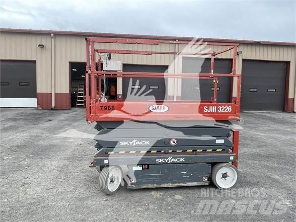 SkyJack SJ3226 Ollós emelők