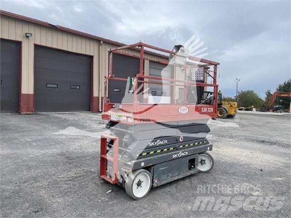 SkyJack SJ3226 Ollós emelők
