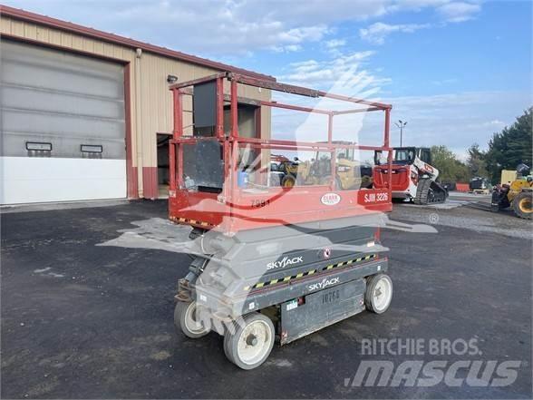 SkyJack SJ3226 Ollós emelők