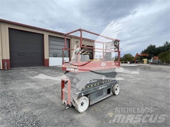 SkyJack SJ3226 Ollós emelők
