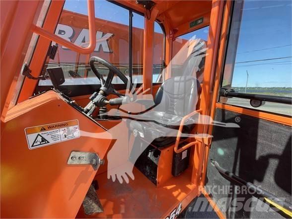 SkyTrak 10054 Teleszkópos rakodók