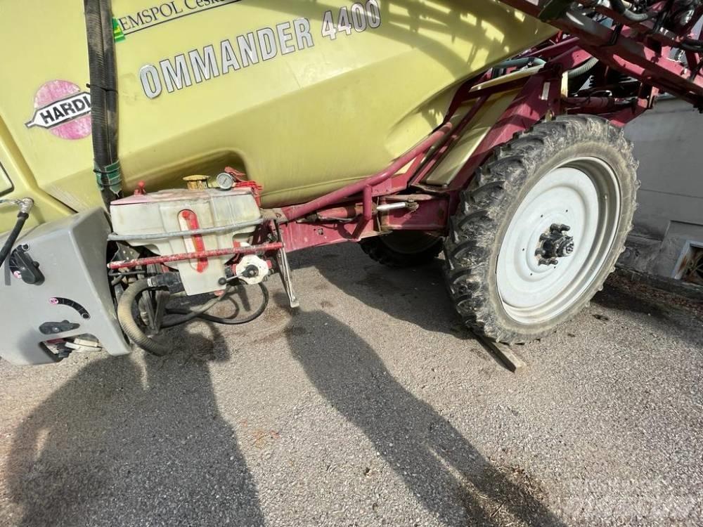 Hardi Commander 4400 Vontatott trágyaszórók