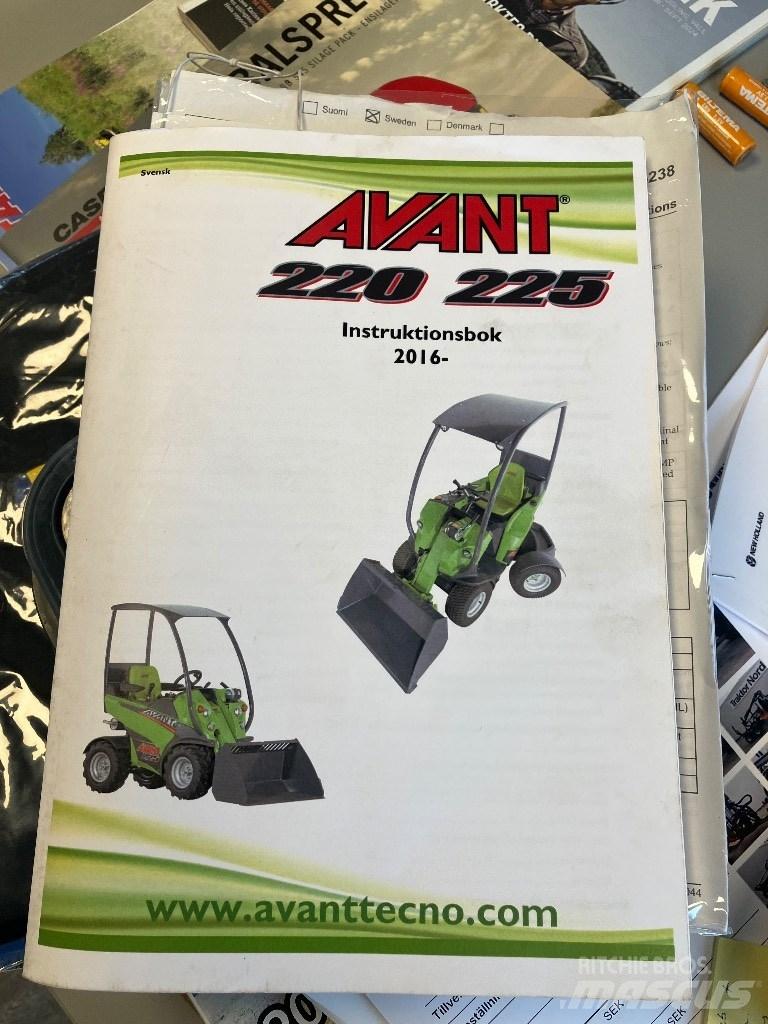 Avant 225 Univerzális rakodók