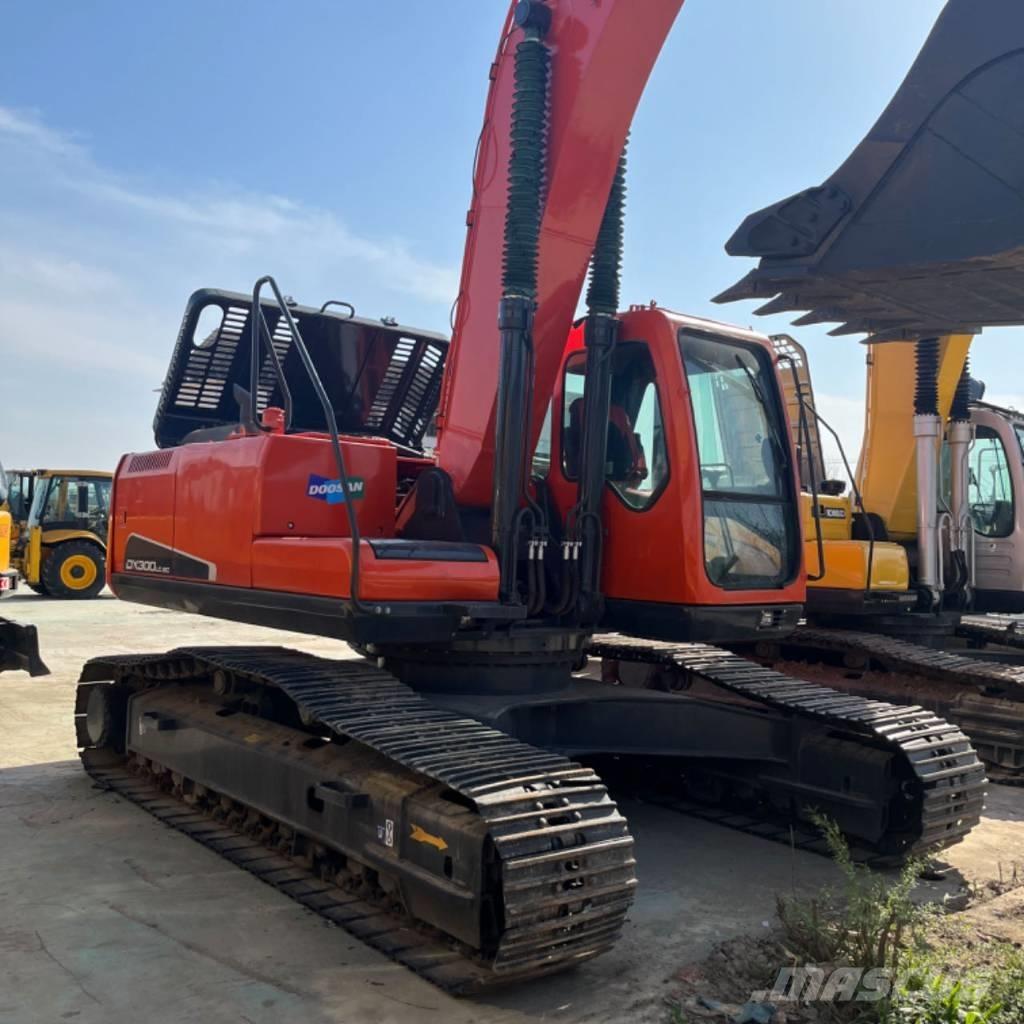 Doosan DX 300 Lánctalpas kotrók