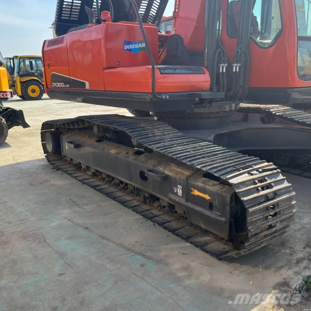 Doosan DX 300 Lánctalpas kotrók
