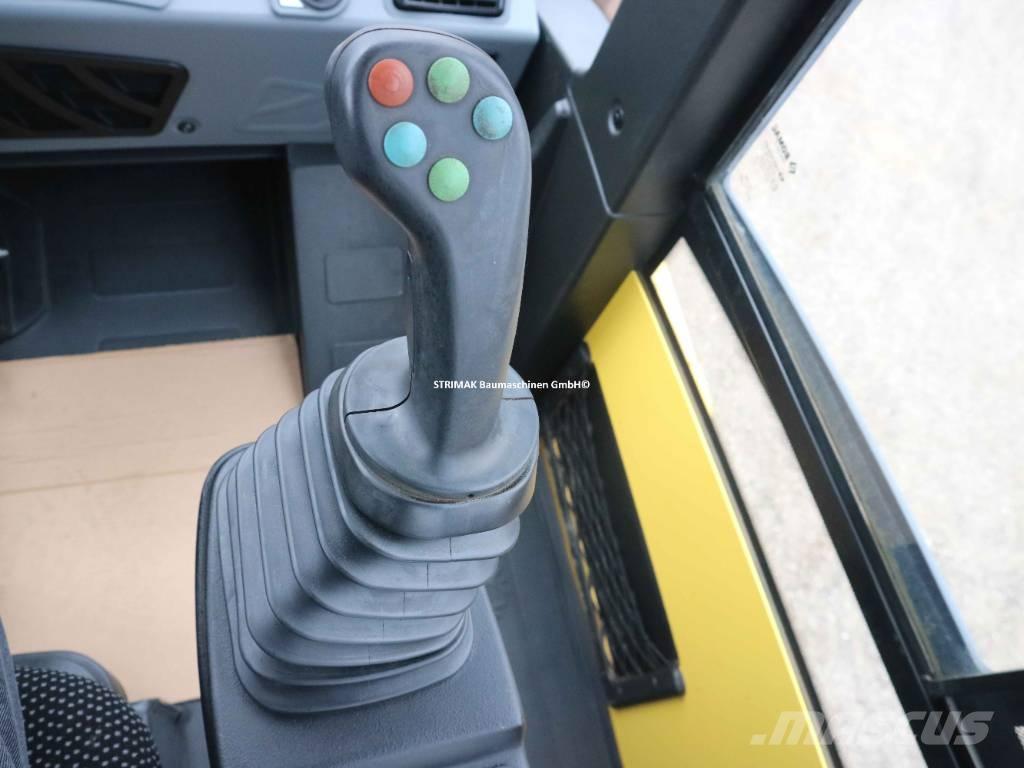 Bomag BW 213 PDH-5 Talajtömörítő gépek
