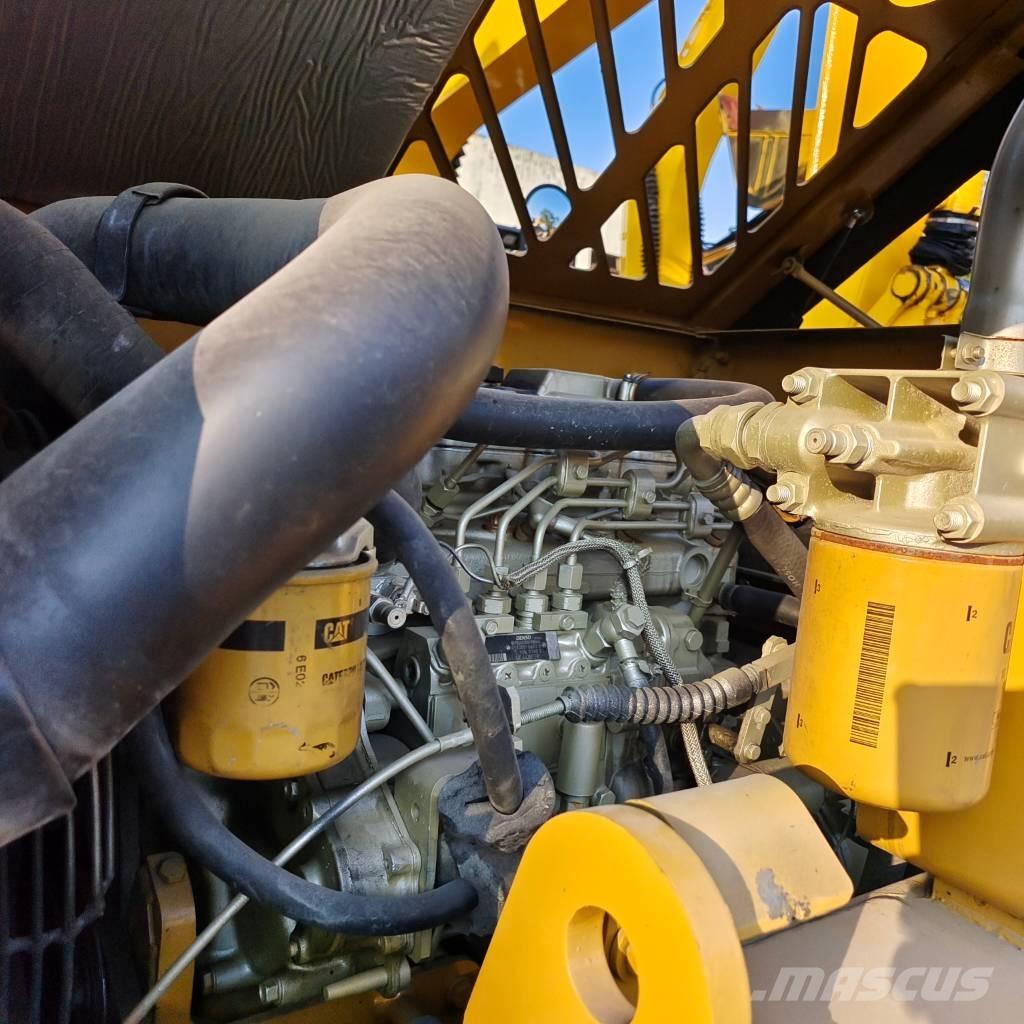 CAT 307 D Közepes (midi) kotrók 7 t - 12 t