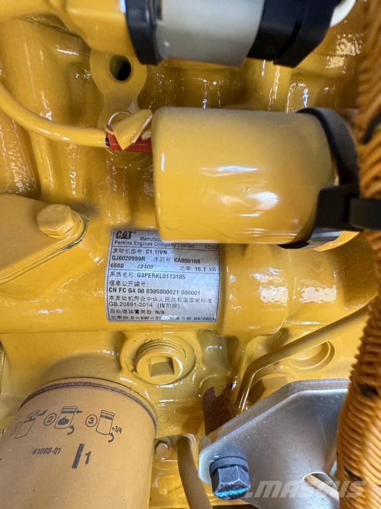 CAT 302 Mini kotrók < 7t