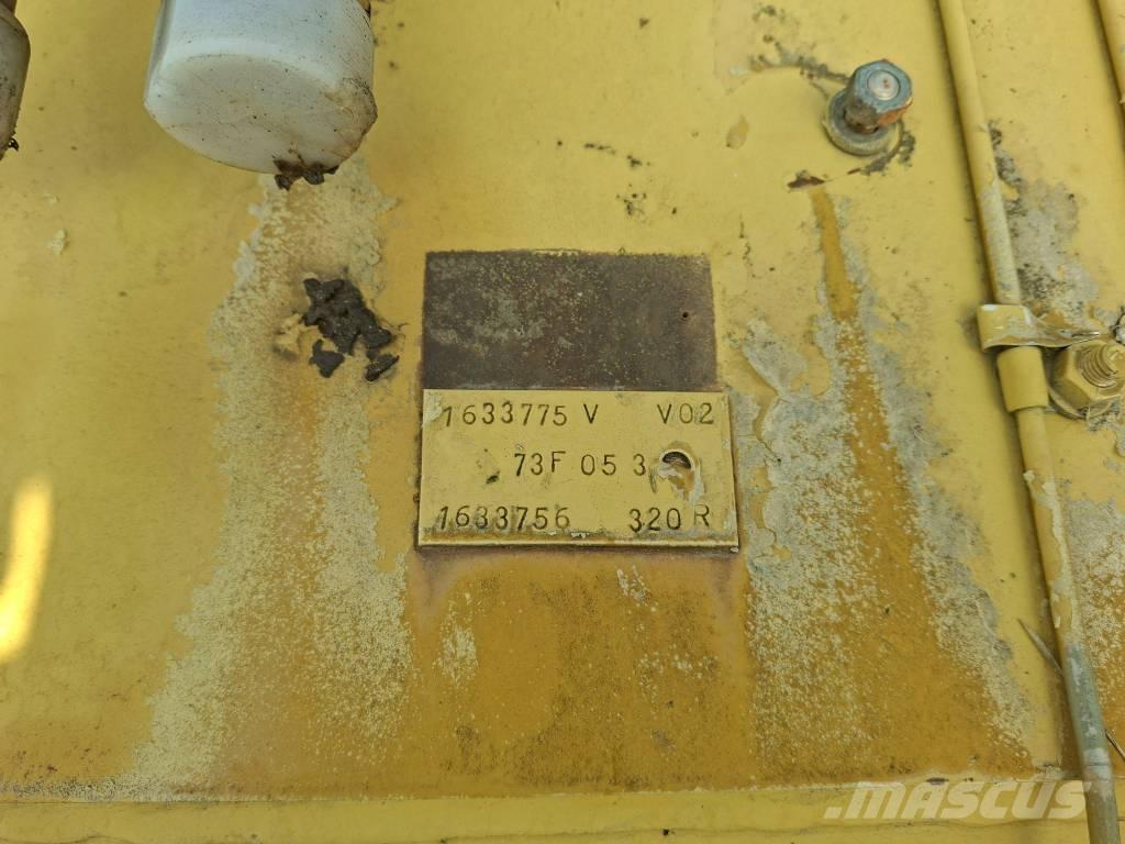 CAT 320 C L Lánctalpas kotrók
