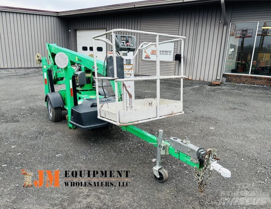 JLG T 350 Pótkocsira szerelt emelők és állványok
