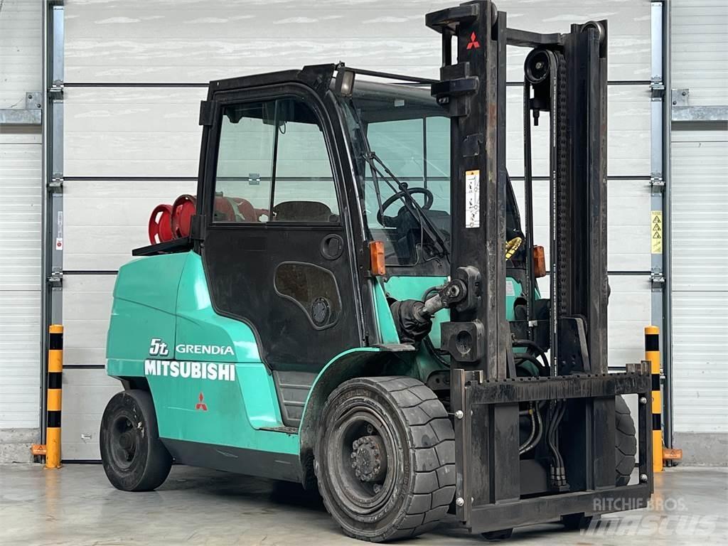 Mitsubishi FG 55 N Gázüzemű targoncák