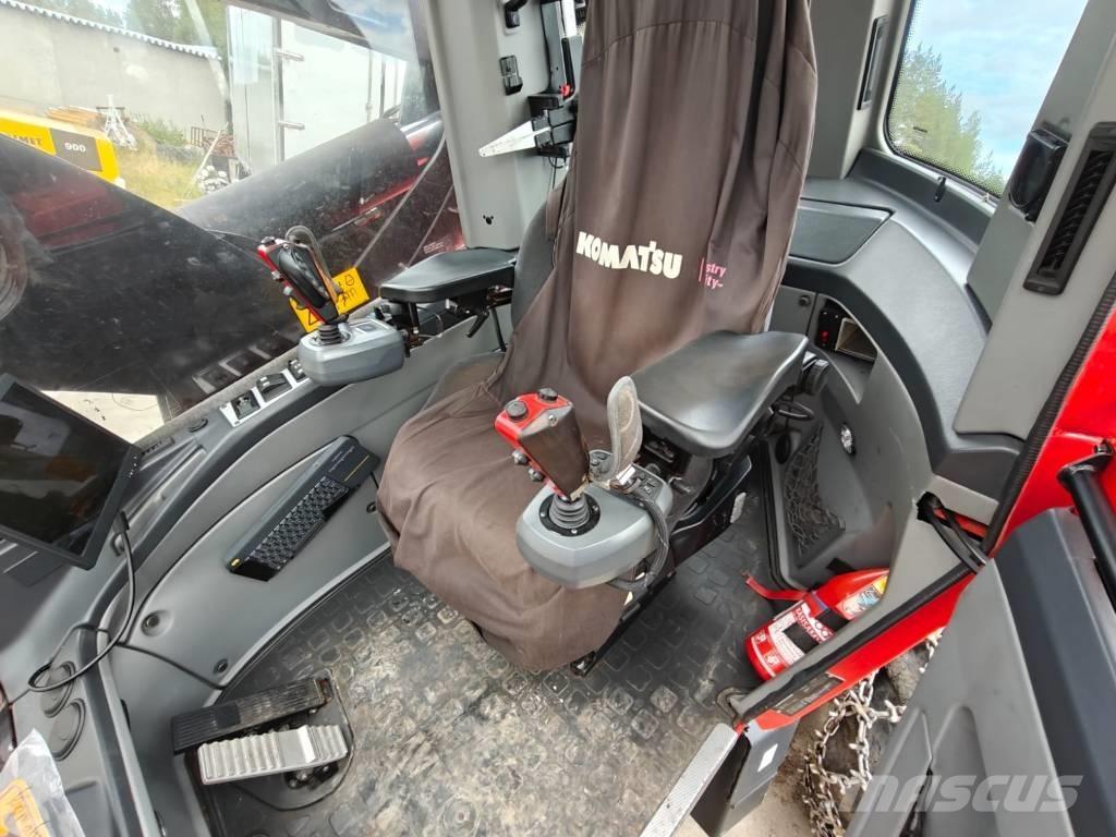 Komatsu 901 Betakarítók