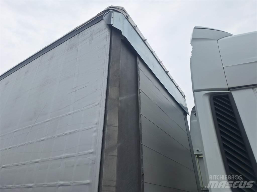 Fliegl SDS 390 Platós / Ponyvás pótkocsik