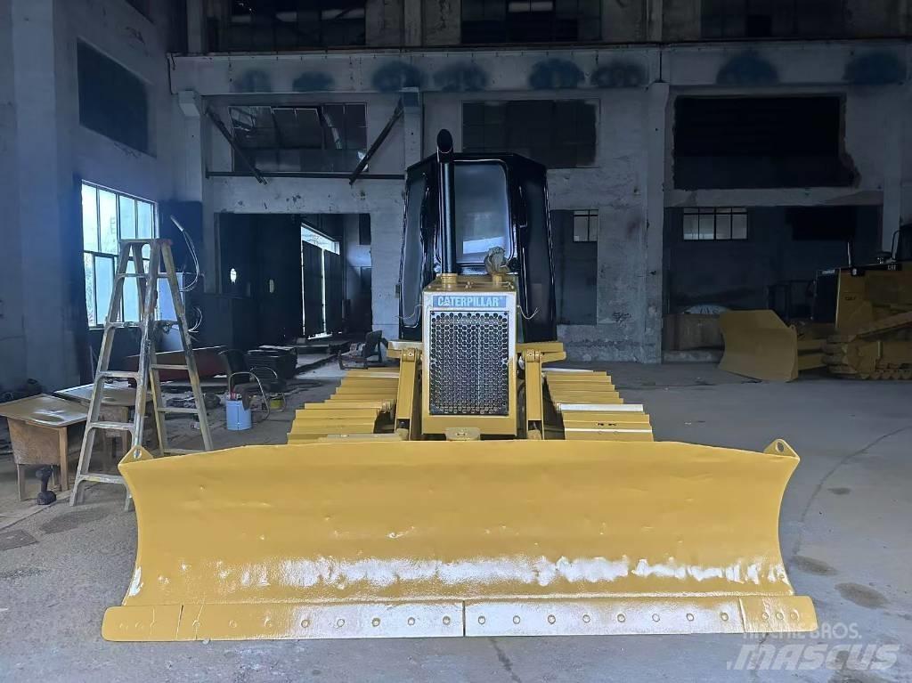 CAT D 4 C lánctalpas dózerek