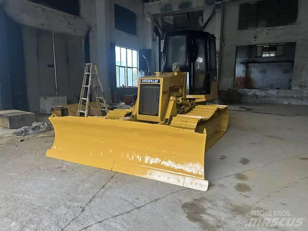 CAT D 4 C lánctalpas dózerek
