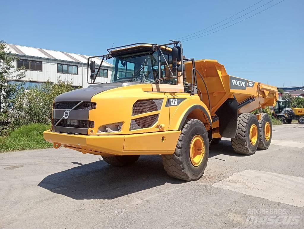 Volvo A 25 F Csuklósdömperek