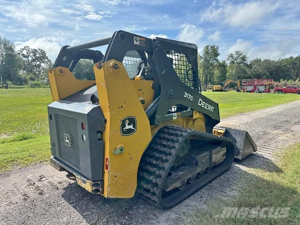 John Deere 317G Kompaktrakodók