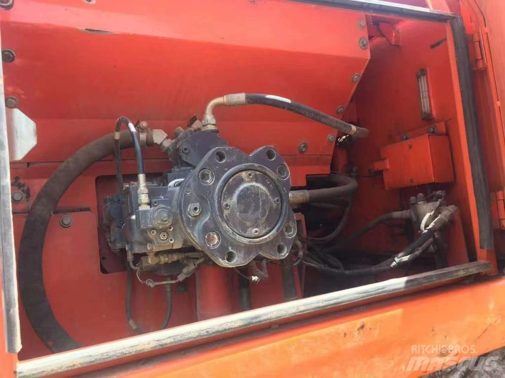 Hitachi ZX 210 Lánctalpas kotrók