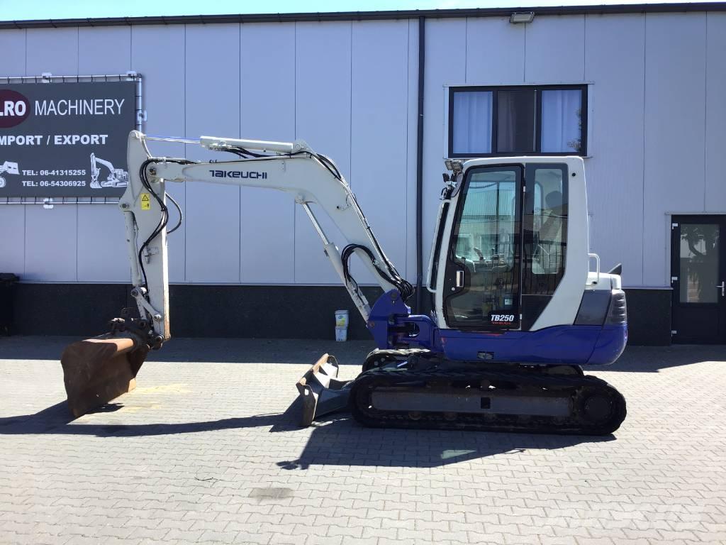 Takeuchi TB 250 Mini kotrók < 7t