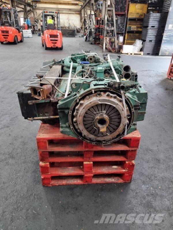 Volvo DH12D Motorok