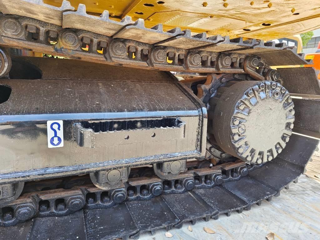 CAT 320 D Lánctalpas kotrók