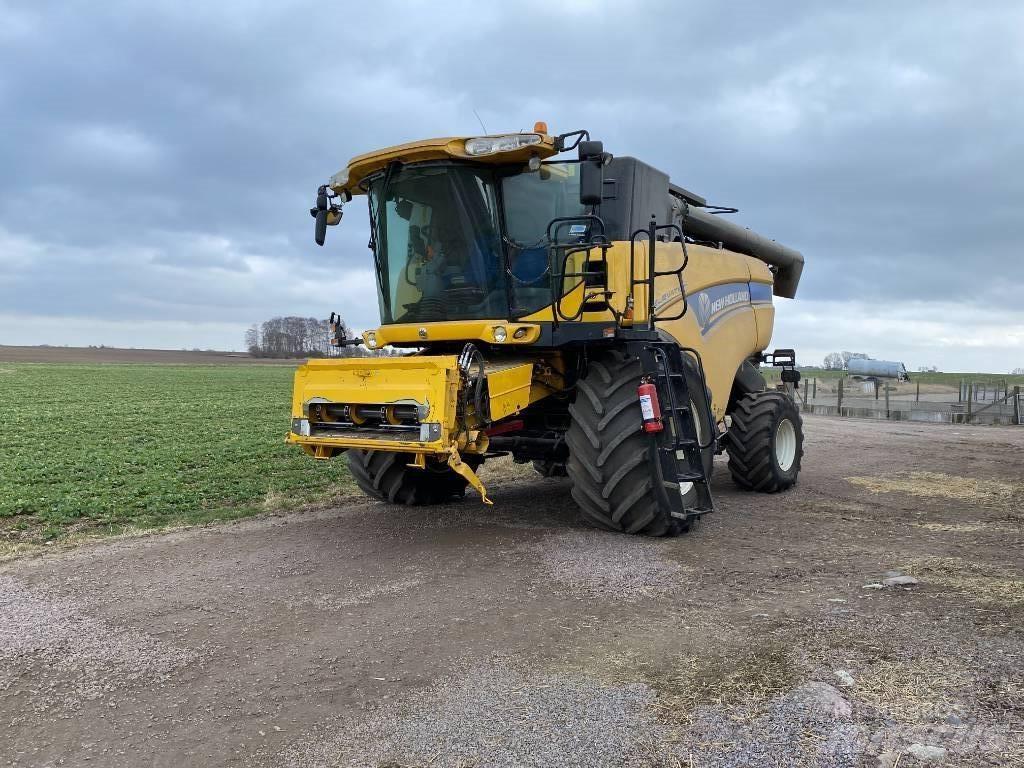 New Holland CX 8090 Kombájnok