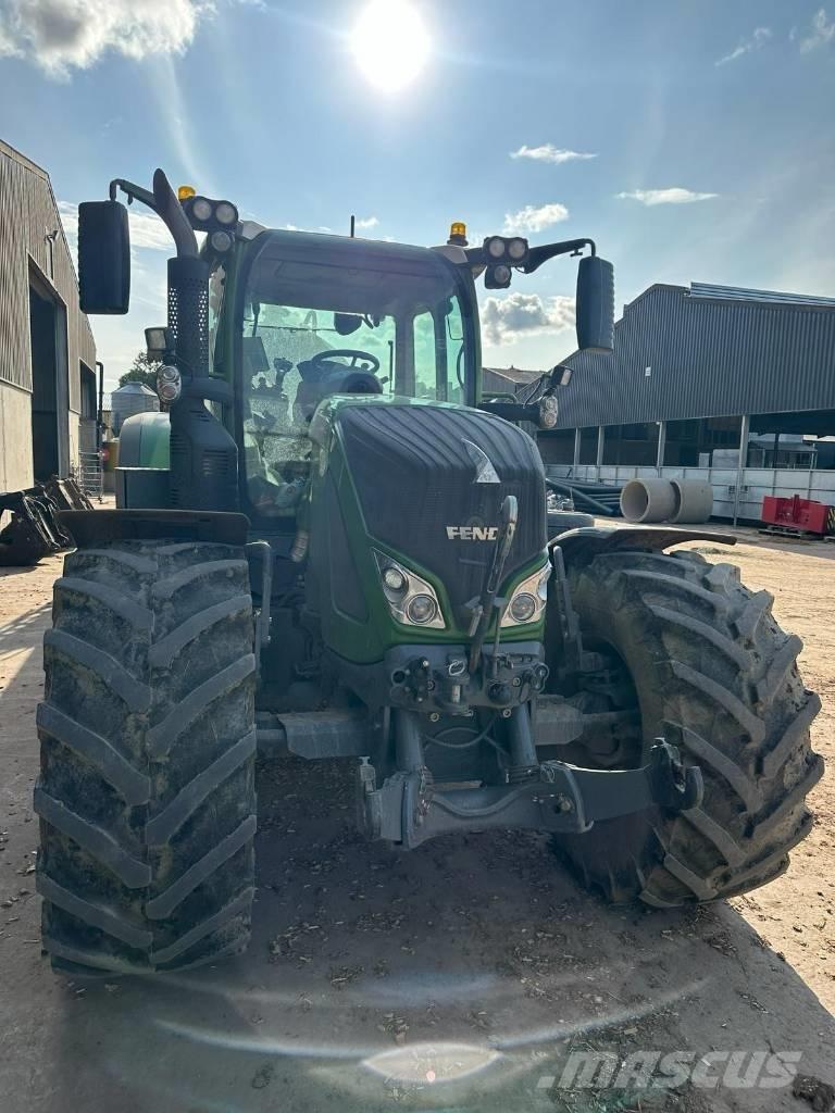 Fendt 724 Profi Plus Traktorok
