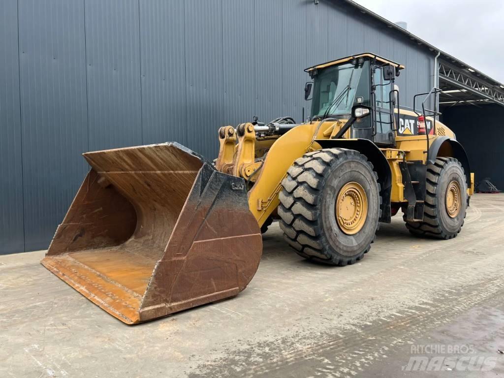 CAT 980M Gumikerekes homlokrakodók