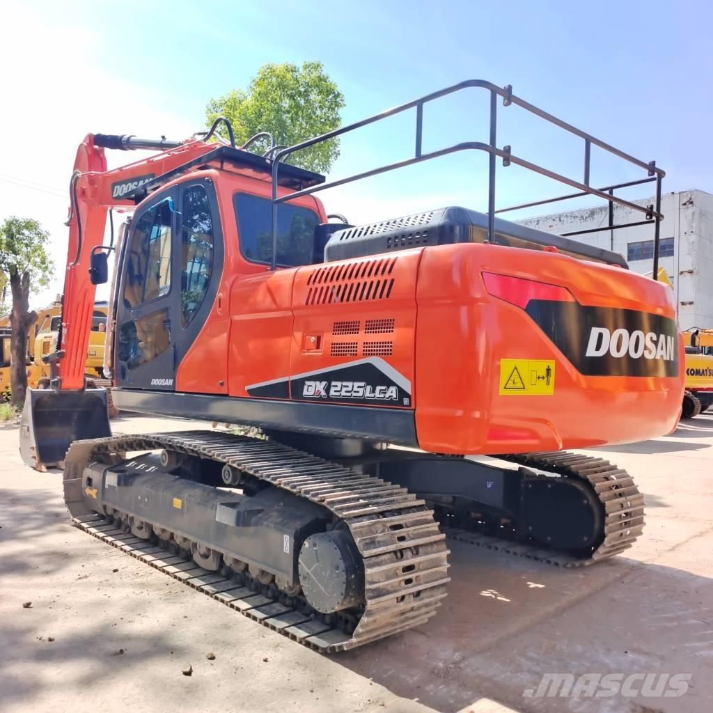 Doosan DX 225 Lánctalpas kotrók