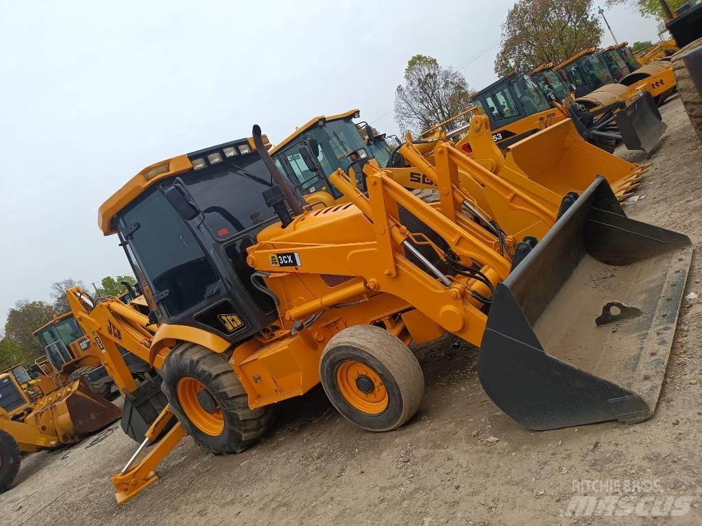 JCB 3 CX Gumikerekes homlokrakodók