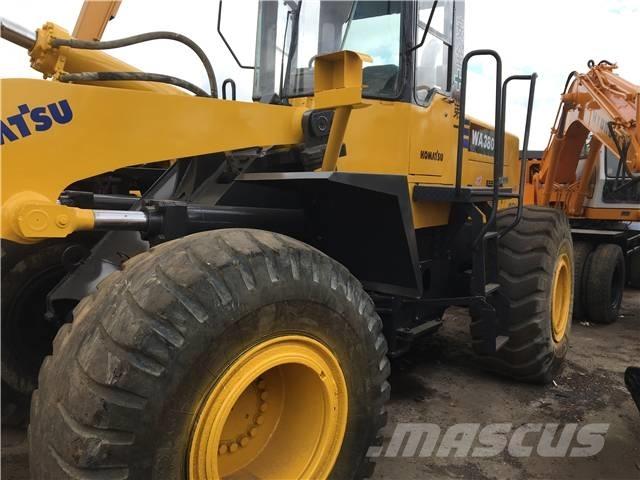 Komatsu WA 380 Gumikerekes homlokrakodók