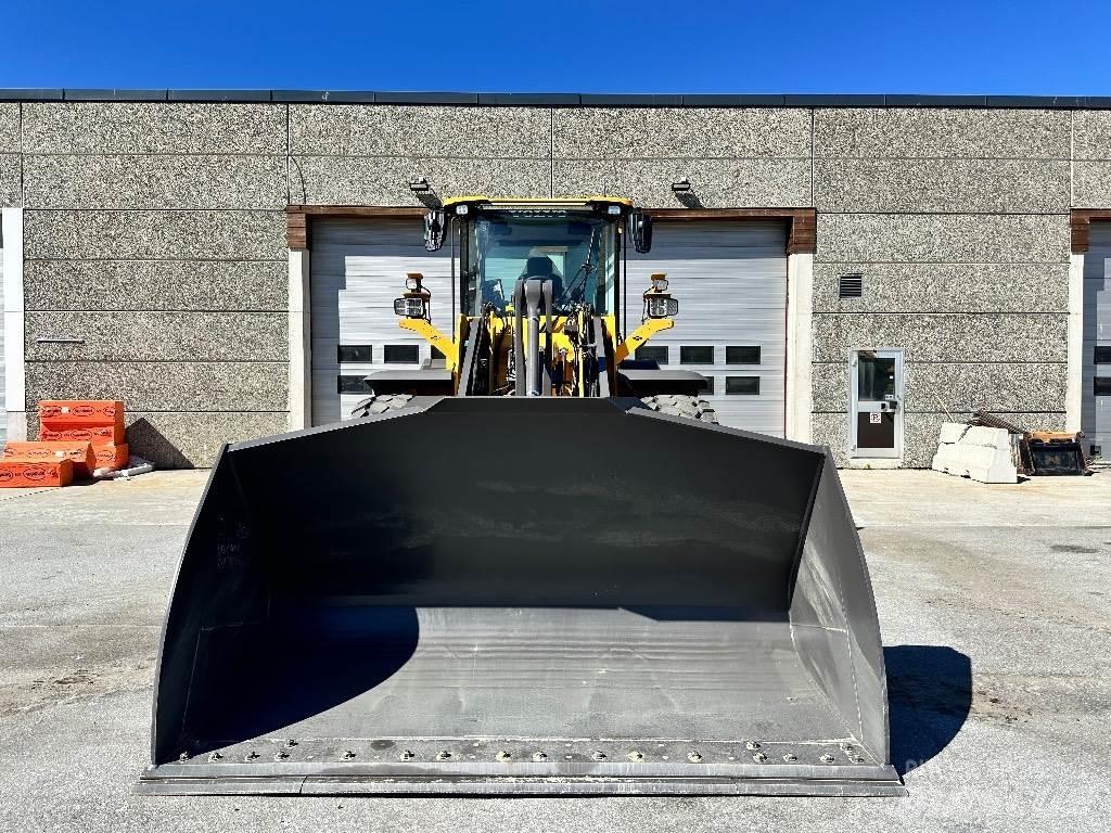 Volvo L110H 2024 Gumikerekes homlokrakodók
