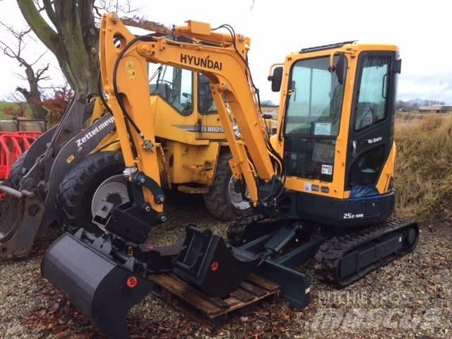 Hyundai R25 AK Mini kotrók < 7t