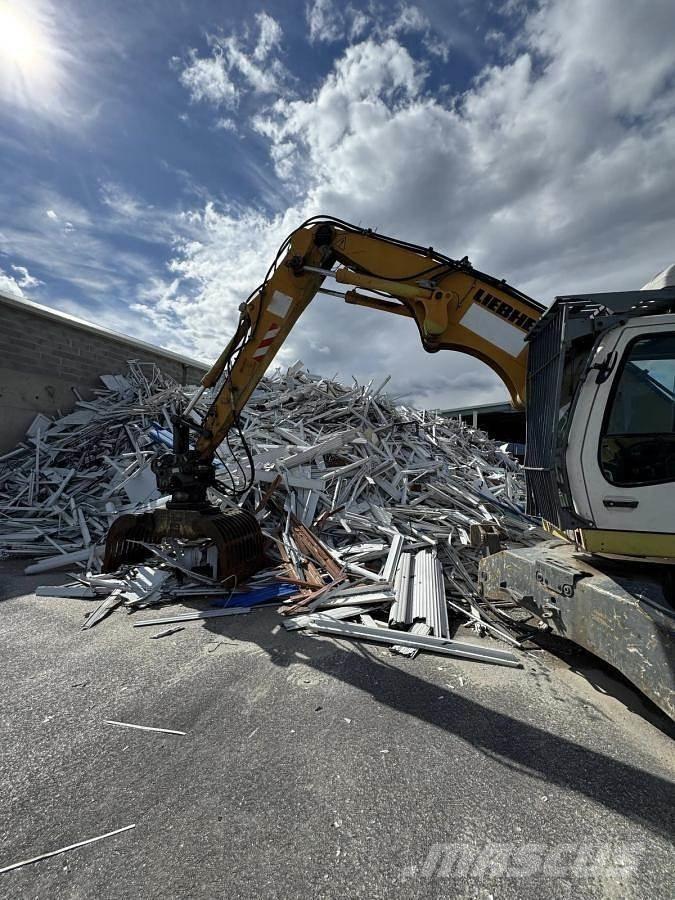 Liebherr A316 Li Speciális kotrók