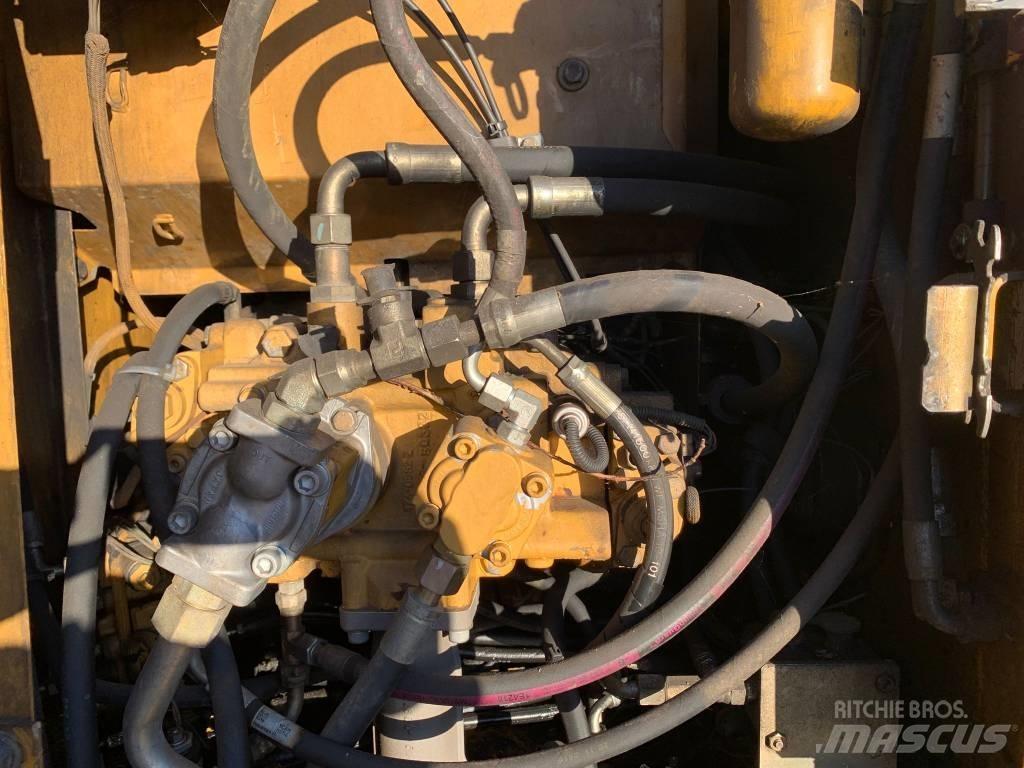 CAT 312 C L Lánctalpas kotrók