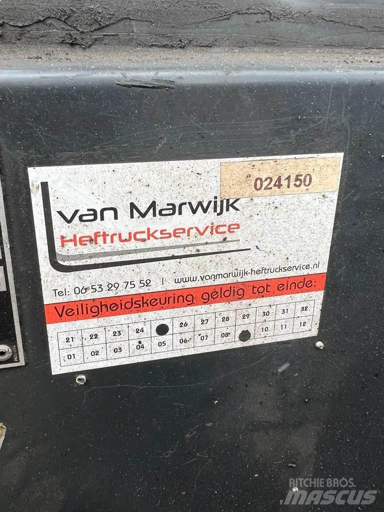 Linde E30-01 Elektromos targoncák