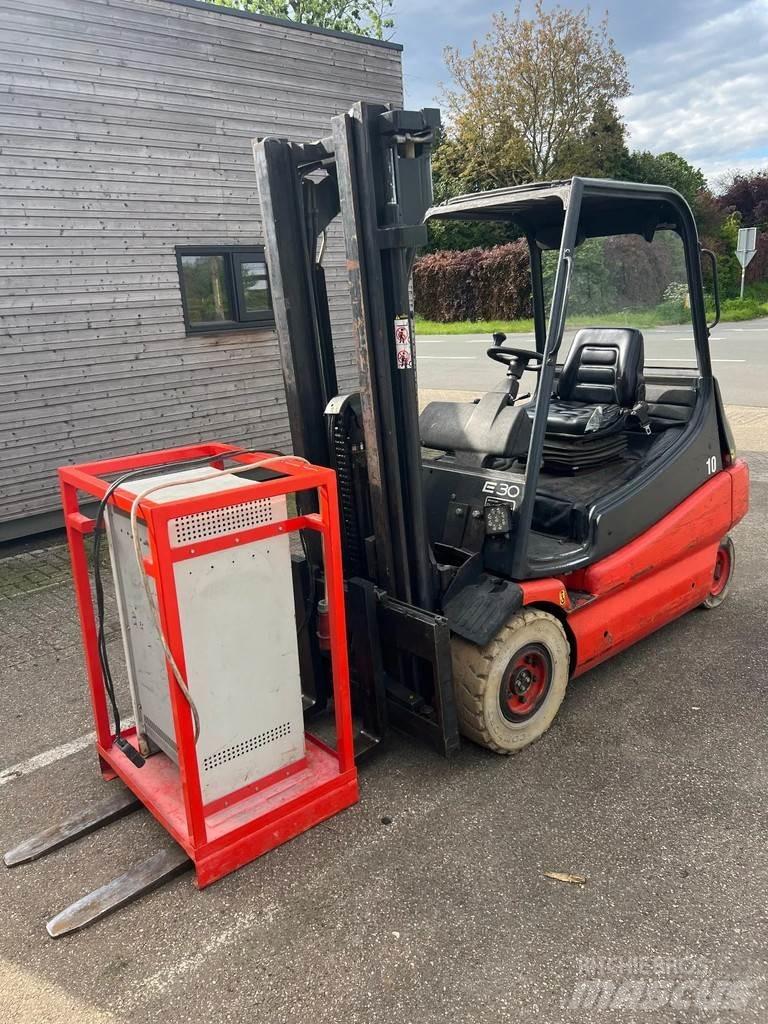 Linde E30-01 Elektromos targoncák